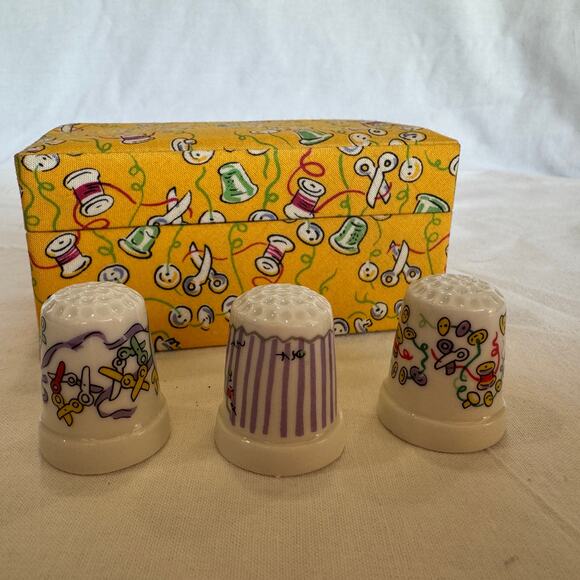 Muffy Vander Bear Thimbles Collectible Set of 3 Porcelain The Sewing Lesson NIB - Picture 5 of 8